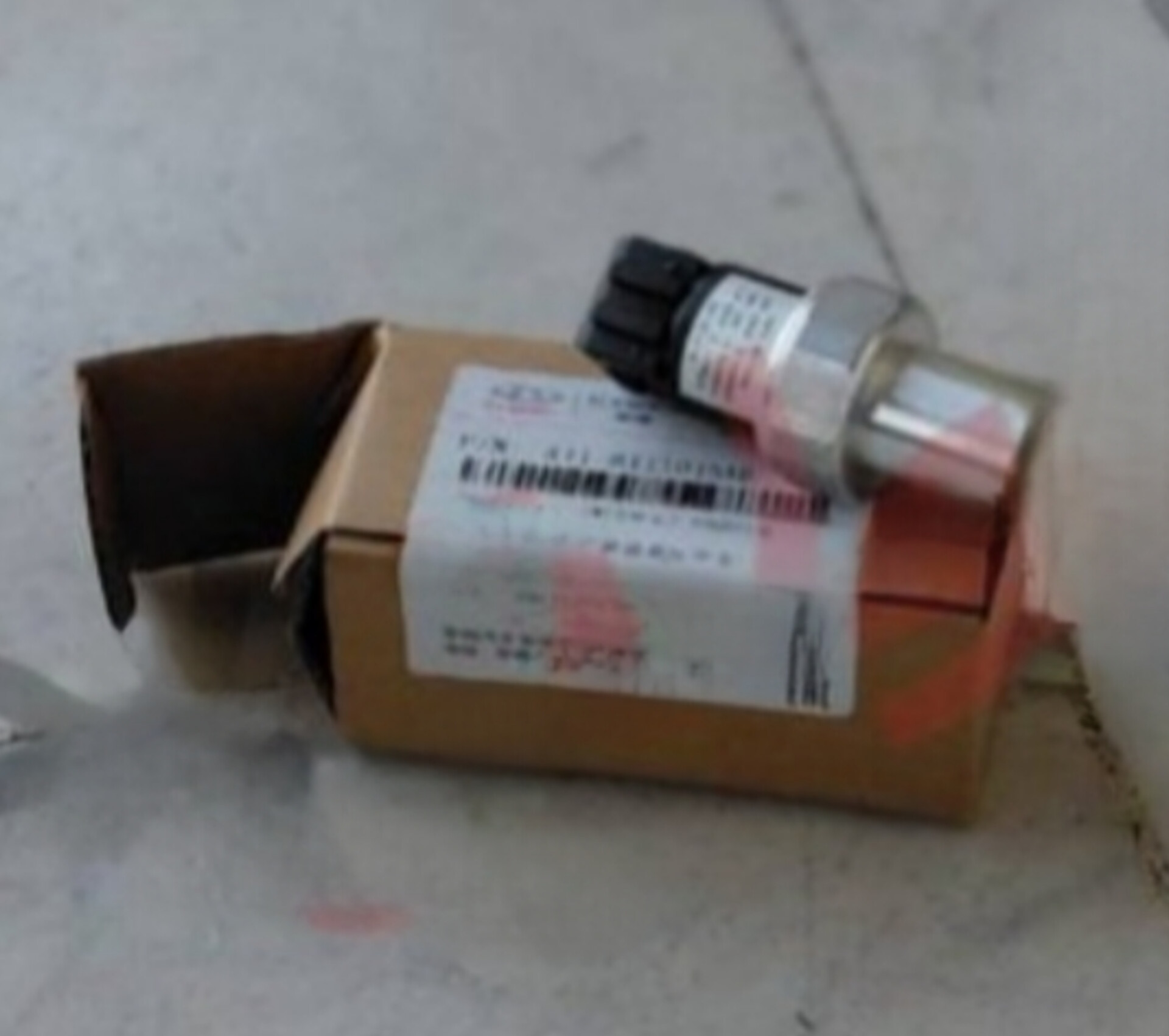 سنسور فشار گاز کولر ام وی ام 315 ، 530 ، 550 ، X33