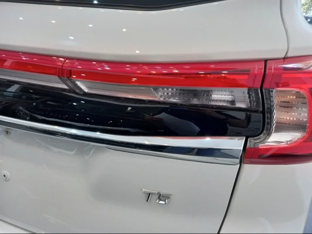چراغ خطر گلگیر چپ فردا موتور T5